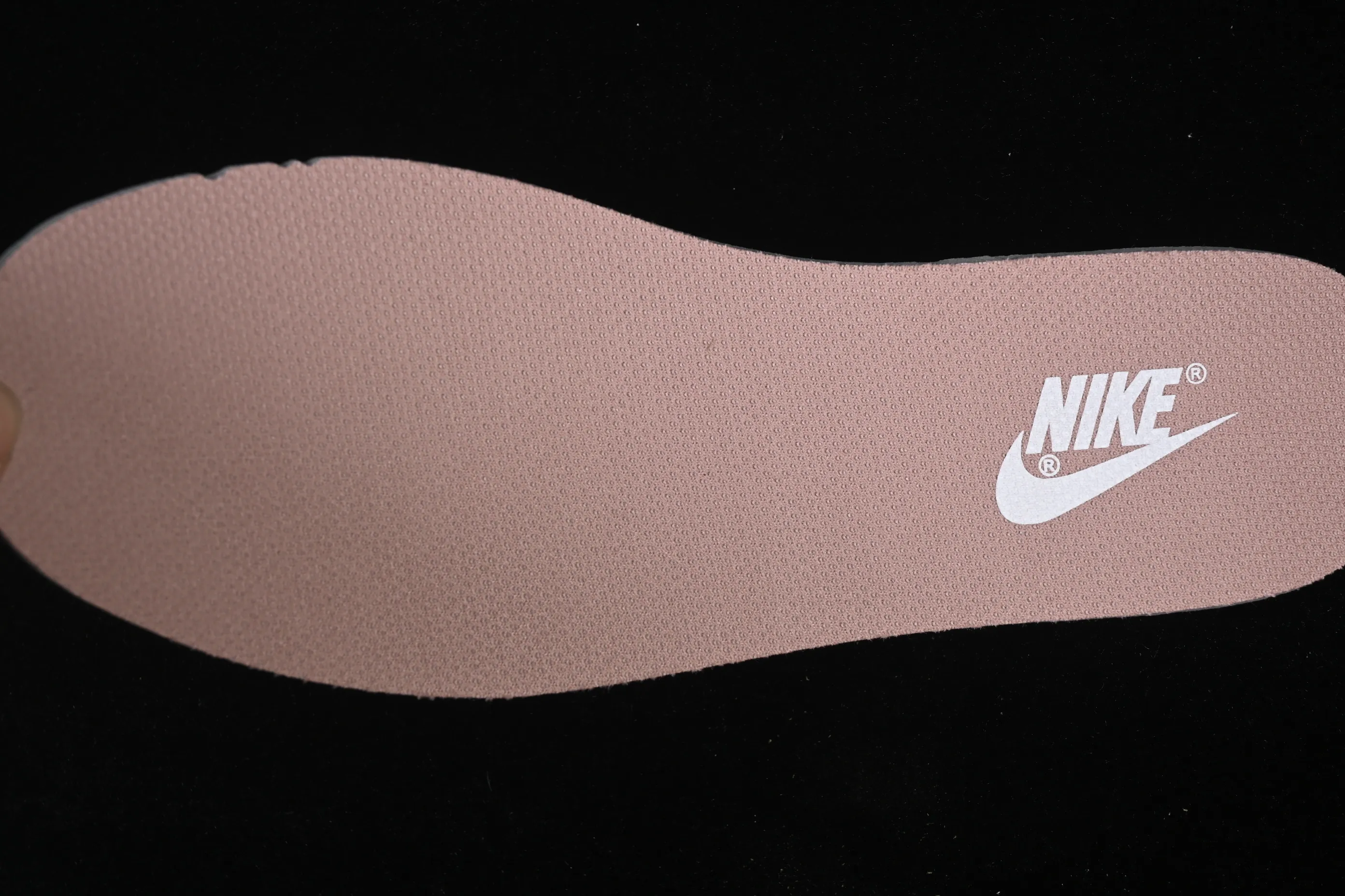 All categories Nk SB Dunk series Nk SB Dunk Low low-top sneakers X version Nike SB Dunk Low Year of the Horse pink and white low-top casual sneakers IB4417-102